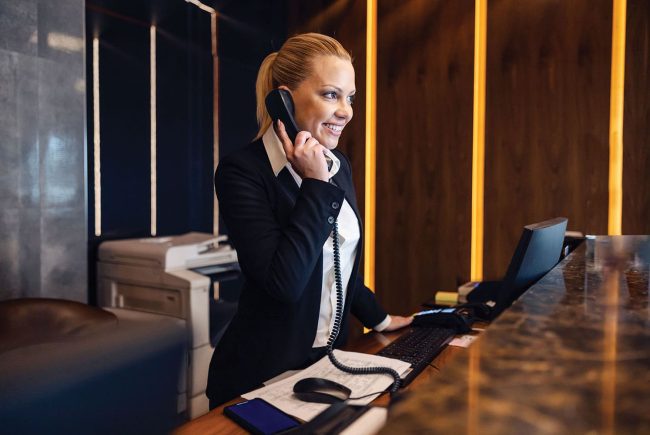 Pulizia sale attesa e reception