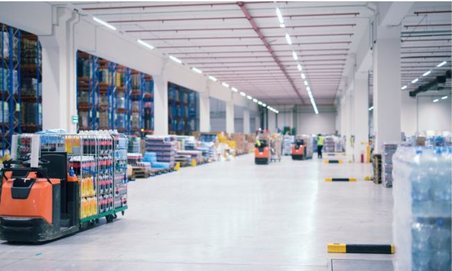 Interno magazzino, riprendendo l'argomento pulizia dei magazzini logistici